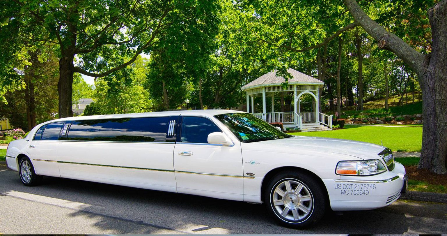 Events That Call for a Luxury Limo Ride in Chicago
