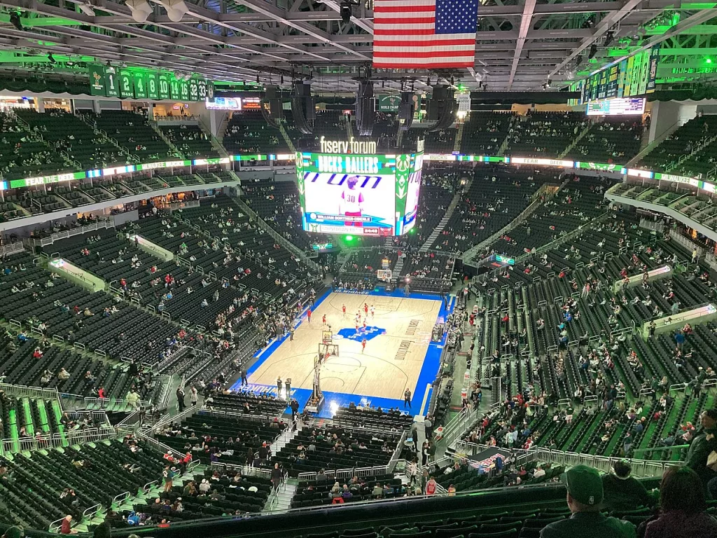 Sporting event limousine service for Chicago_Bulls_vs._Milwaukee_Bucks